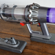 Imagen para el artículo titulado La Dyson V11 Absolute Extra Pro es como un arma venida del futuro para destruir la suciedad